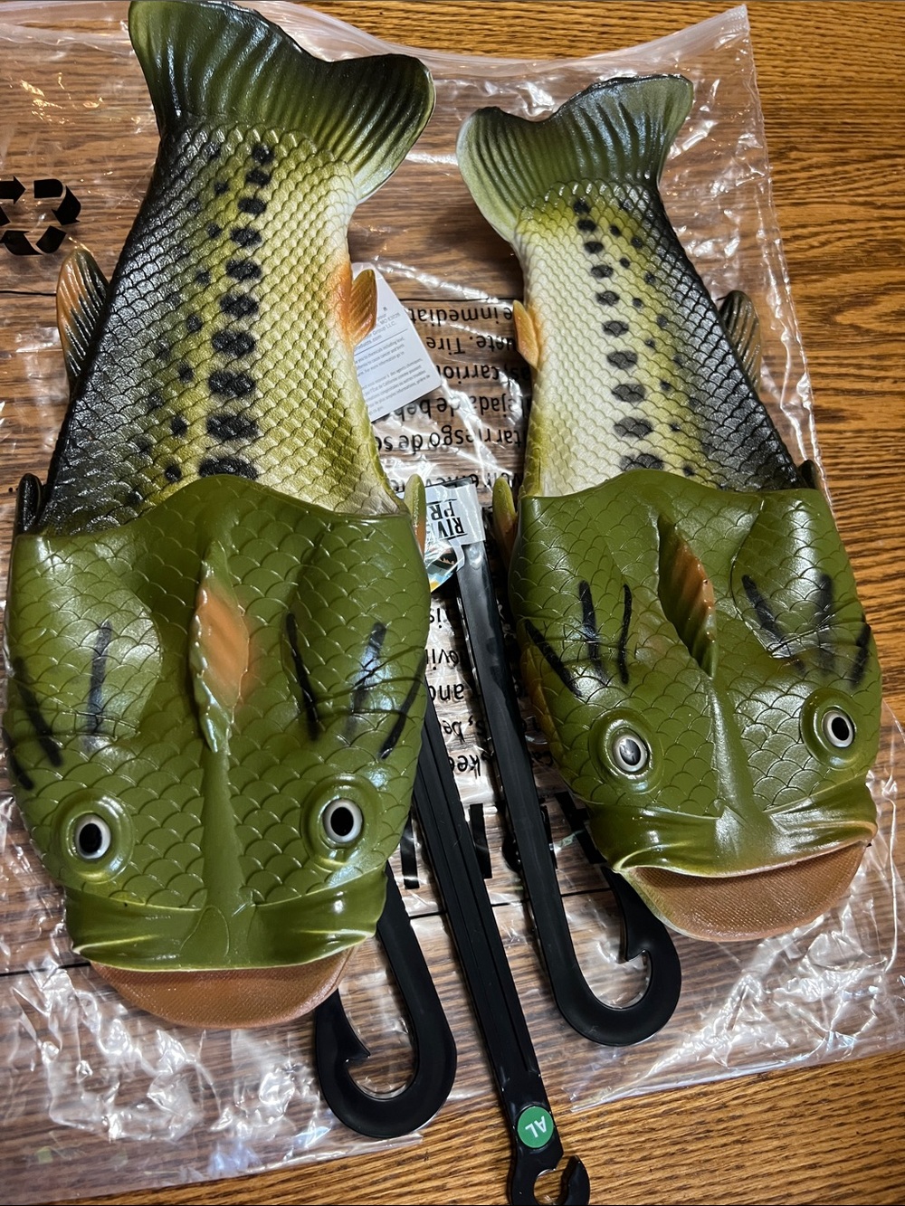 Cabelas Fish Novelty Men's Slip-On Sandals